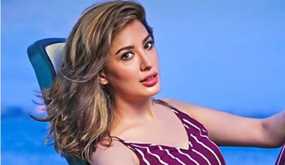 Mehwish Hayat’s stunning beach reel takes internet by storm