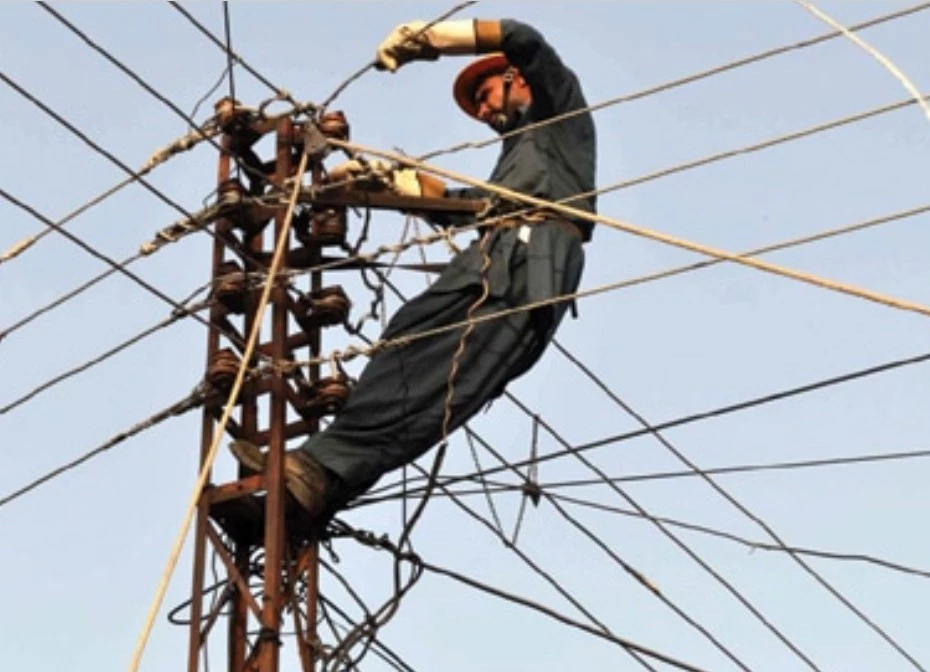 4 Wapda employees electrocuted while laying transmission line in Lakki Marwat