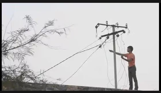 Fearful man electrocuted while detaching Kunda