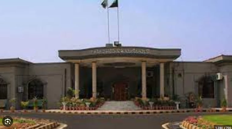 IHC issues notices on plea seeking ban on issuing suspects’ photos on social media