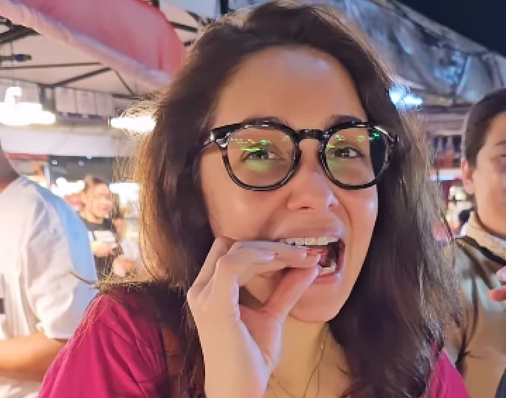 Juggun Kazim eating worms in Bangkok makes netizens 'throw out'