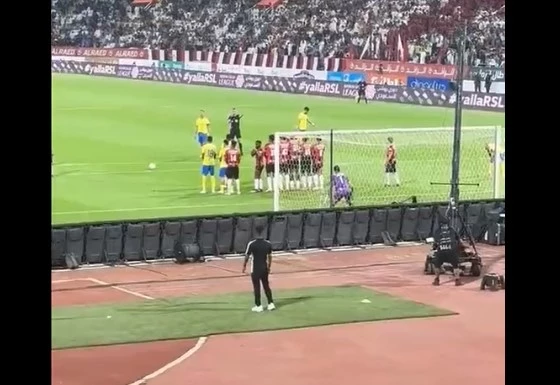 Saudi cameraman got hit by Ronaldo's free kick for Al-Nasr