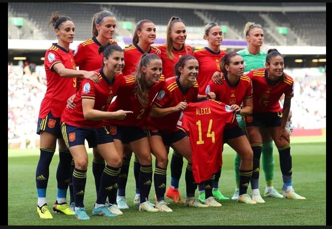 Most Spanish women footballers rejoin squad after deal