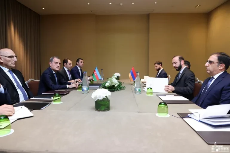 Azerbaijan, Karabakh separatists hold peace talks