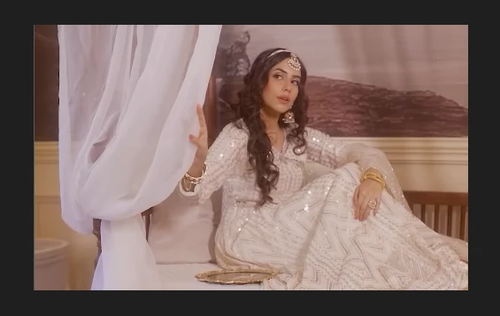 Ayesha Beig offers classical vibes on 'Bol Na Halke Halke' song