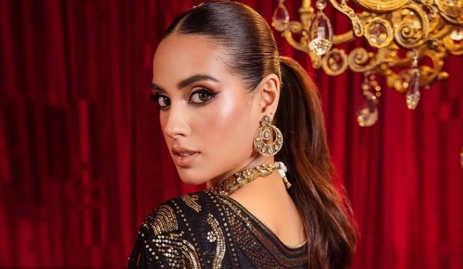 Iqra Aziz captivates masses in sophisticated outfits