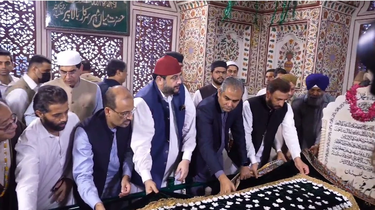 Punjab CM Naqvi opens 400th Urs celebrations of Hazrat Mian Mir (RA)