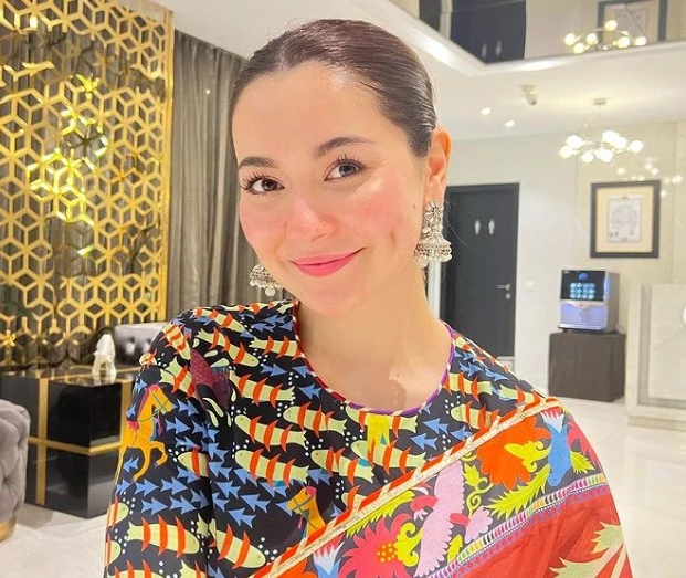 Hania Aamir flaunts in vibrant saree