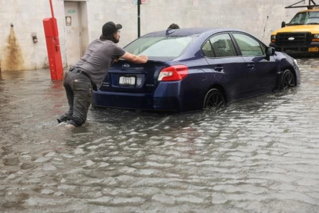 New York flooded by heavy rains, subway partly paralyzed