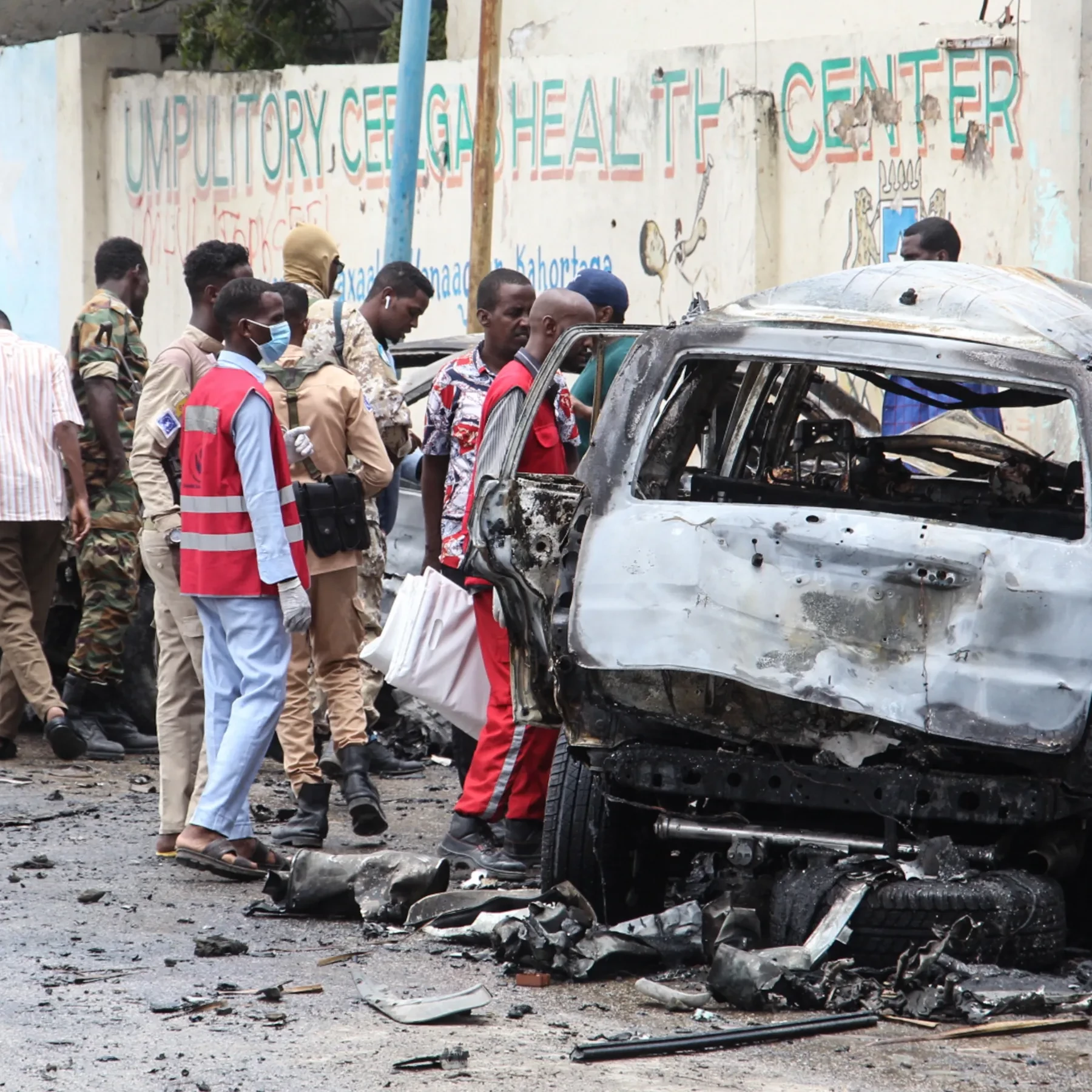 Suicide bomber kills five in central Somalia