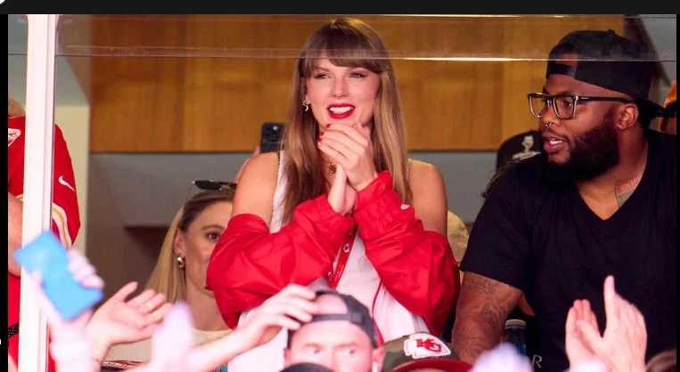 Taylor Swift spotted as rumored beau Kelce's Chiefs play NY Jets