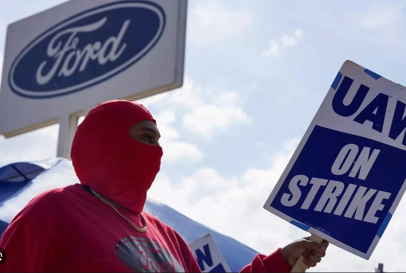 Ford temporarily lays off 300 more US workers due to strike