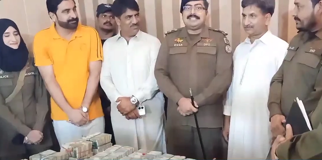 Karachi bank robbery suspect arrested in Vehari; Rs53 million, drugs and weapons recovered