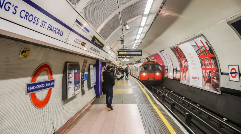 London Tube workers suspend planned strikes