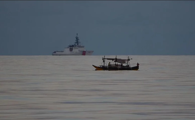 Three Filipino fishermen dead after boat 'rammed' in South China Sea