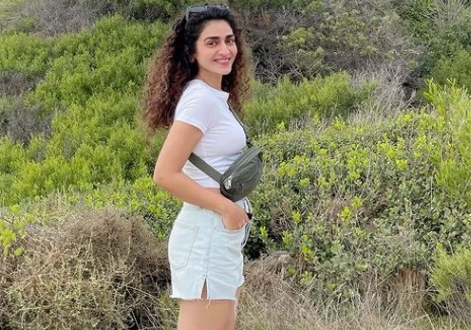 Hajra Yamin basks in serenity of San Diego sunset