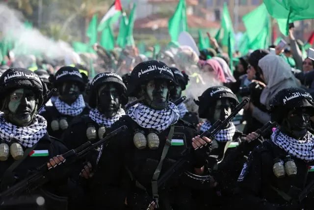 Unequal Hamas fight belies perils for Israel