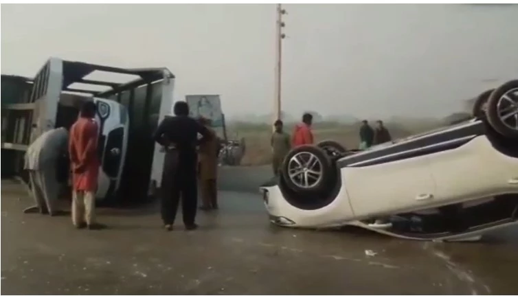 Five dead as car rams into parked trailer in Kot Addu