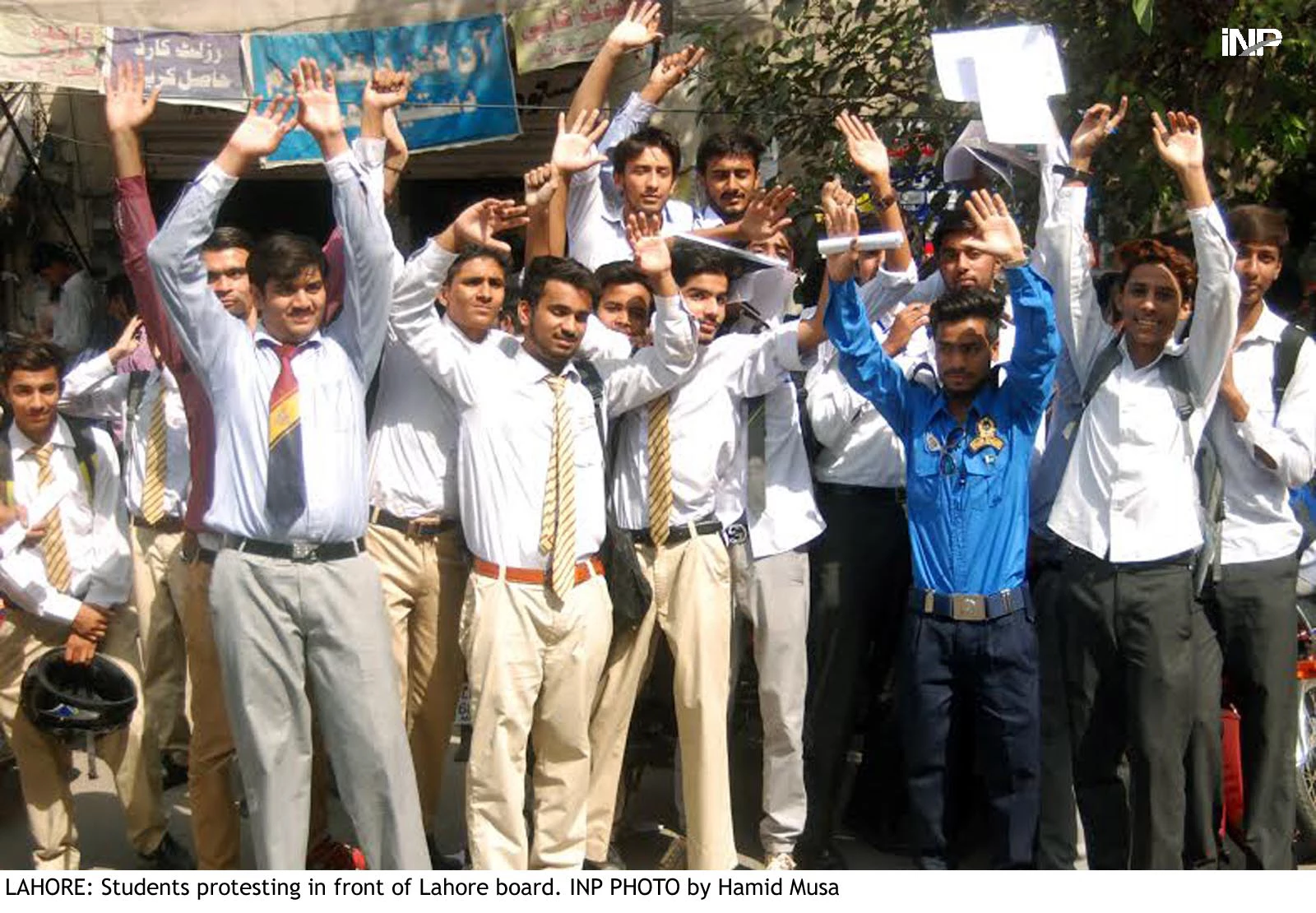 Pindi Bhattian students rally against school privatization, block Motorway