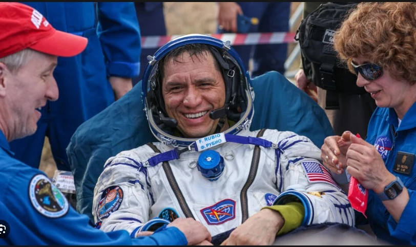 US astronaut gets used to Earth after record-setting 371 days in space