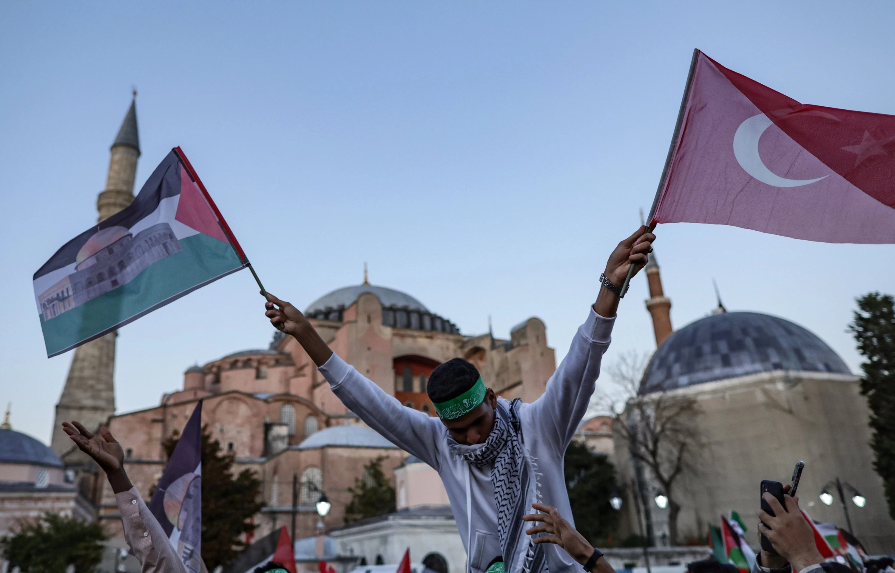 Thousands take part in pro-Palestinian rally in Turkey, Morocco