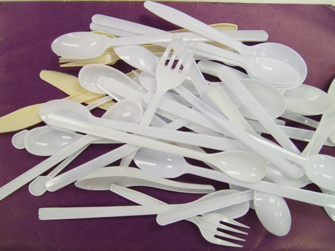 Hong Kong sticks a fork in disposable plastic products