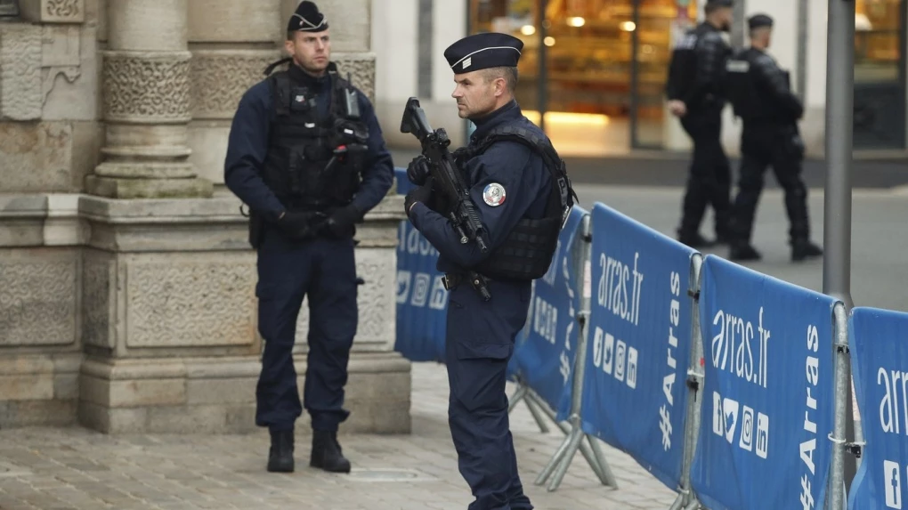 French airports again hit by fake bomb threats