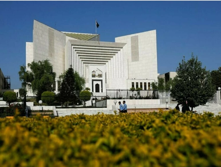 Justice Ijaz -led SC bench hears pleas against civilians’ military trials on Oct 23