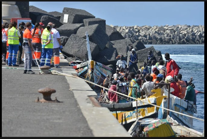 More than 1,400 African migrants reach Spain's Canaries