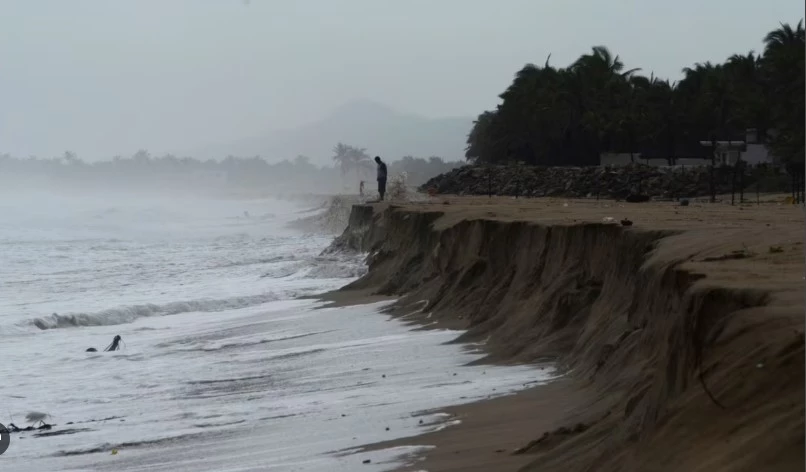 Potentially 'catastrophic' Hurricane Otis heads for Mexico