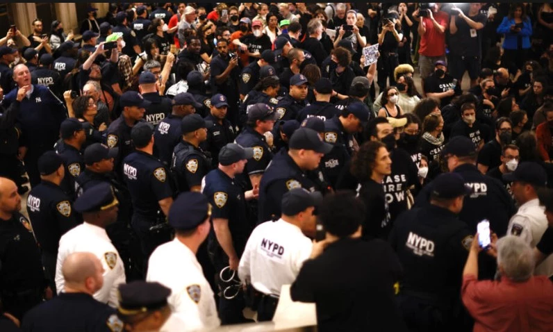 New York police arrest hundreds at Jewish protest urging Gaza ceasefire