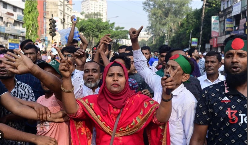 Bangladesh police break up anti-PM protest with tear gas, rubber bullets