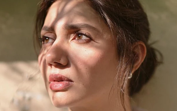 Mahira Khan's Diamond Glow Facial gives her radiant Glow