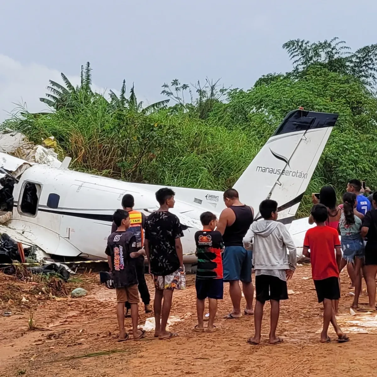 12 killed in plane crash in Brazilian Amazon