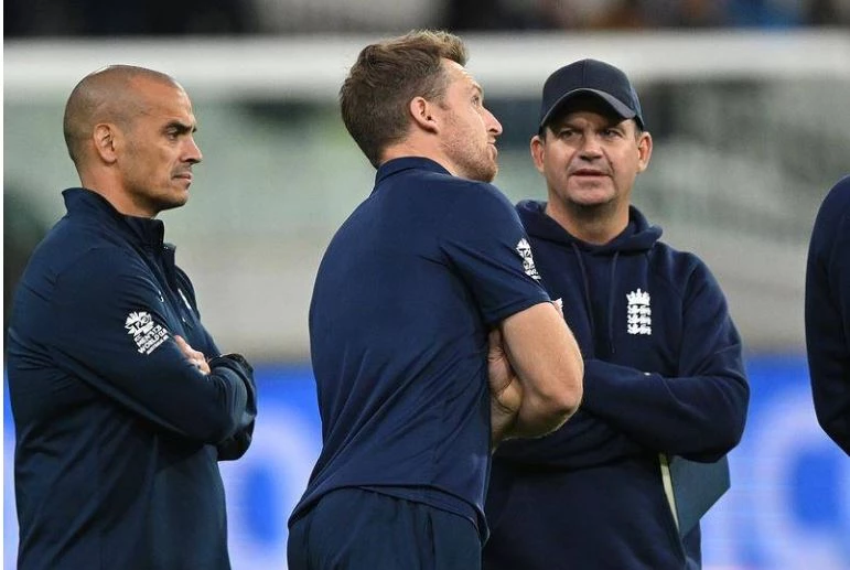 England coach Mott blasts World Cup dressing room unrest claims