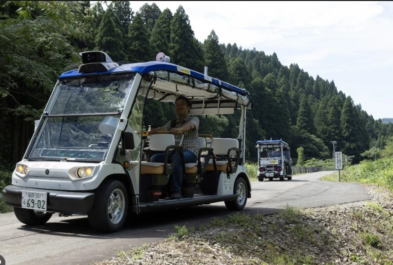 Japan's first fully autonomous self-driving vehicle suspended after accident