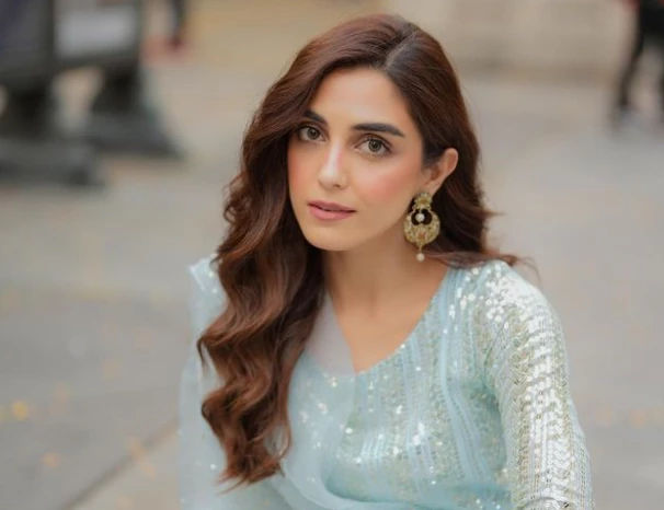 Maya Ali a sight to behold in ice-blue attire