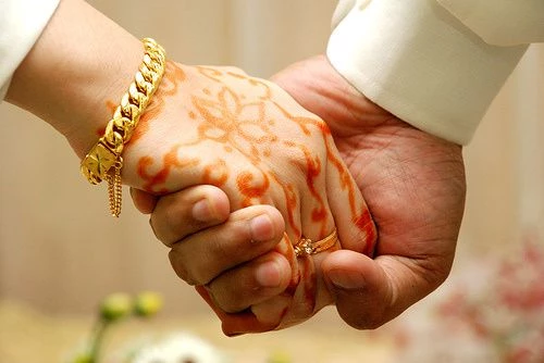 Punish of Love Marriage in RYK: Jirga gives decision groom's sister to marry bride's father