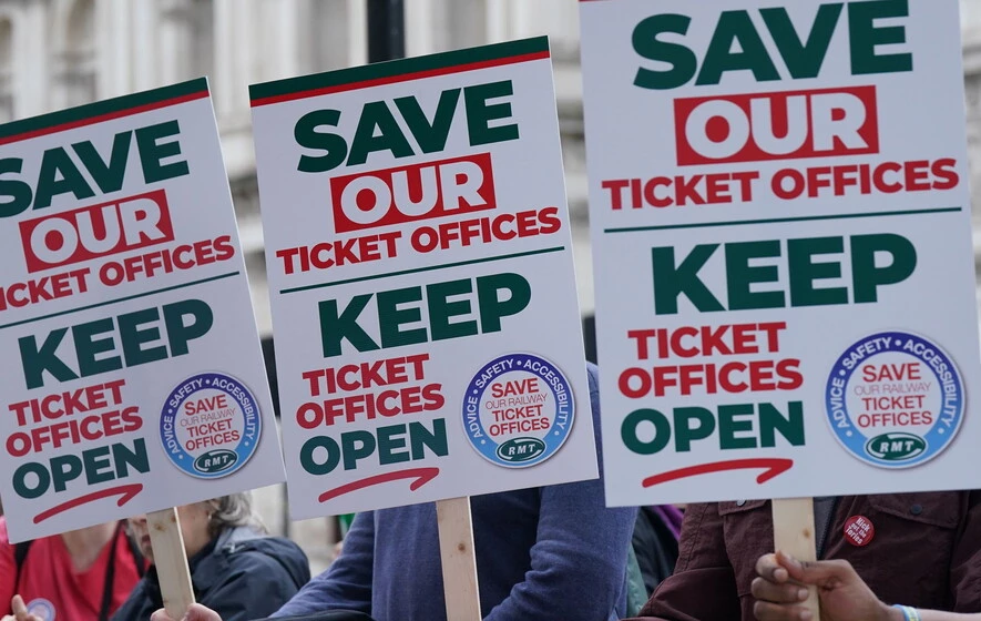 UK govt backs down over plans to shut rail ticket offices