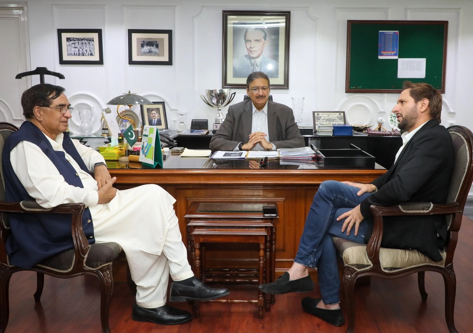 Shahid Afridi meets PCB Management Committee Chairman Zaka Ashraf