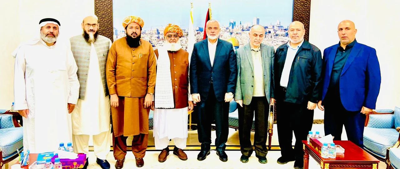 JUI Chief Maulana Fazl meets Hamas leaders in Qatar