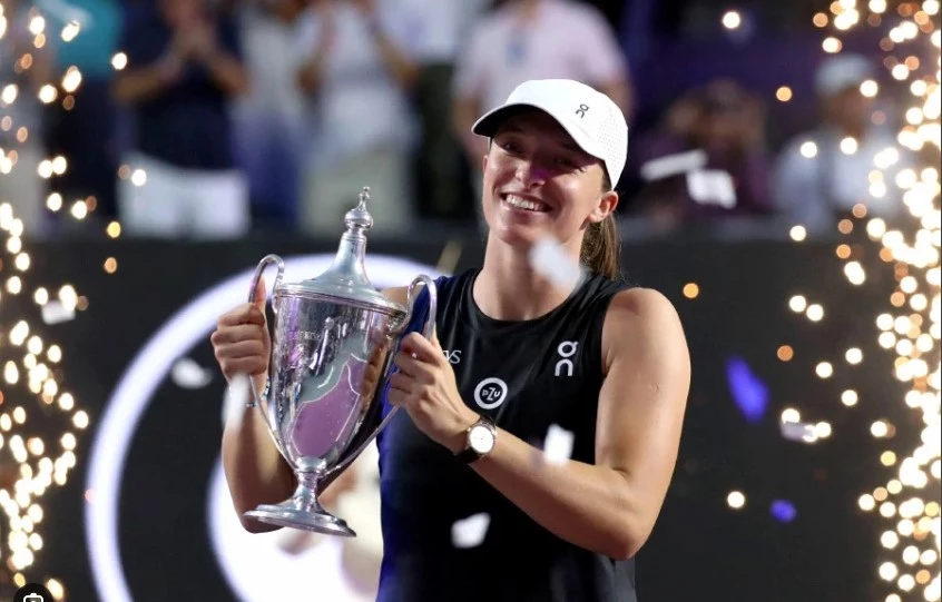 Swiatek thrashes Pegula to win WTA Finals, reclaim No.1 ranking