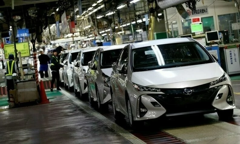 Ministry restores licenses of 3 major car manufacturing companies