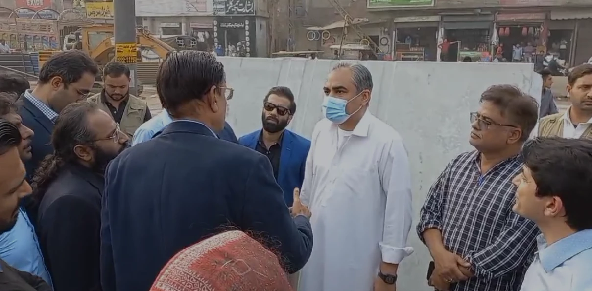 Punjab CM inspects construction work on controlled access corridor Band Road Lahore