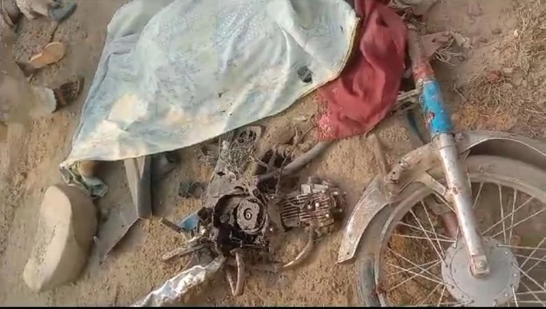 Tragic traffic accident claims 7 lives of rickshaw-pulling family in Lodhran