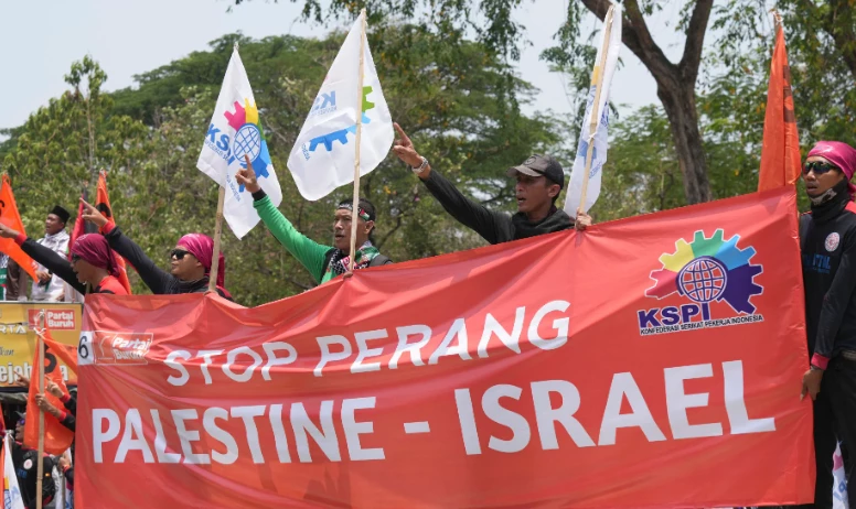 Indonesian clerics issue fatwa boycotting Israel-linked firms