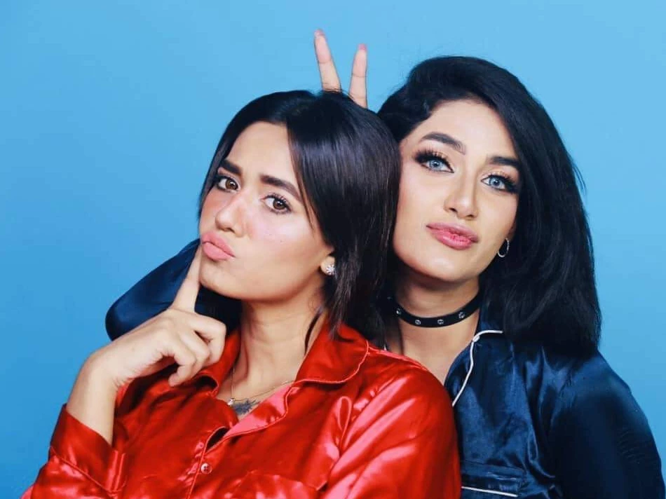 Mathira claps on Rose Mohammed’s cool dance moves at night party