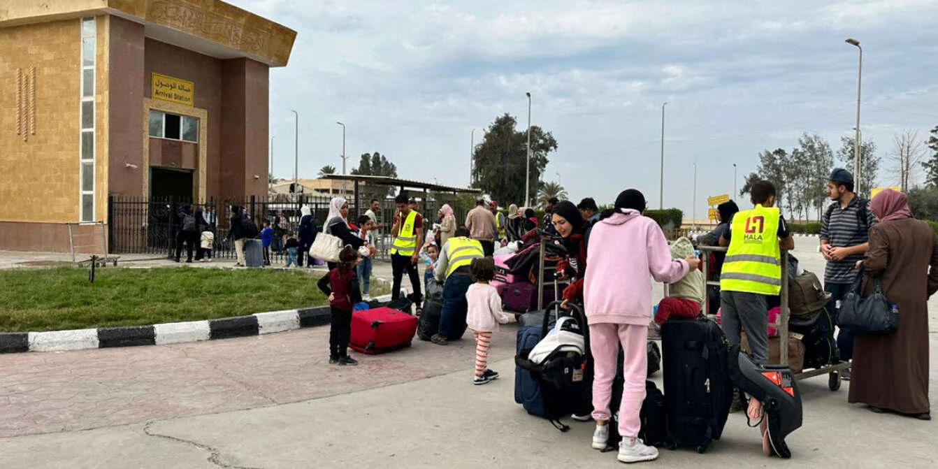 500 dual nationals leave war-torn Gaza to Egypt as evacuations resume