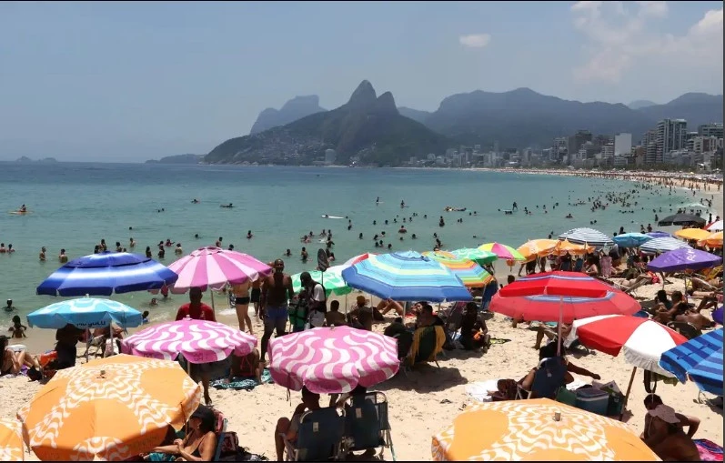 Rio de Janeiro bakes in record heat