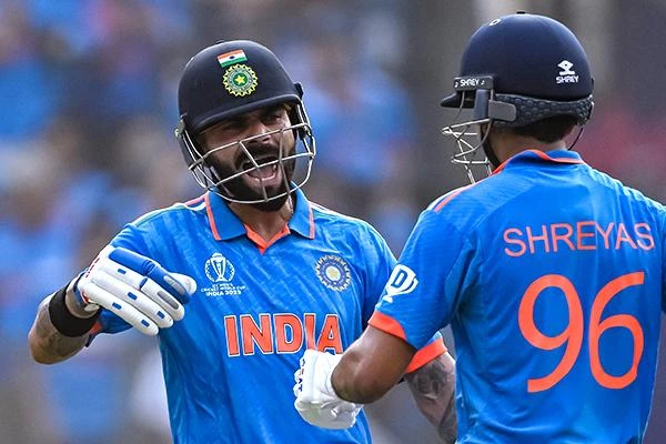 Kohli and Shami star as India reach World Cup final